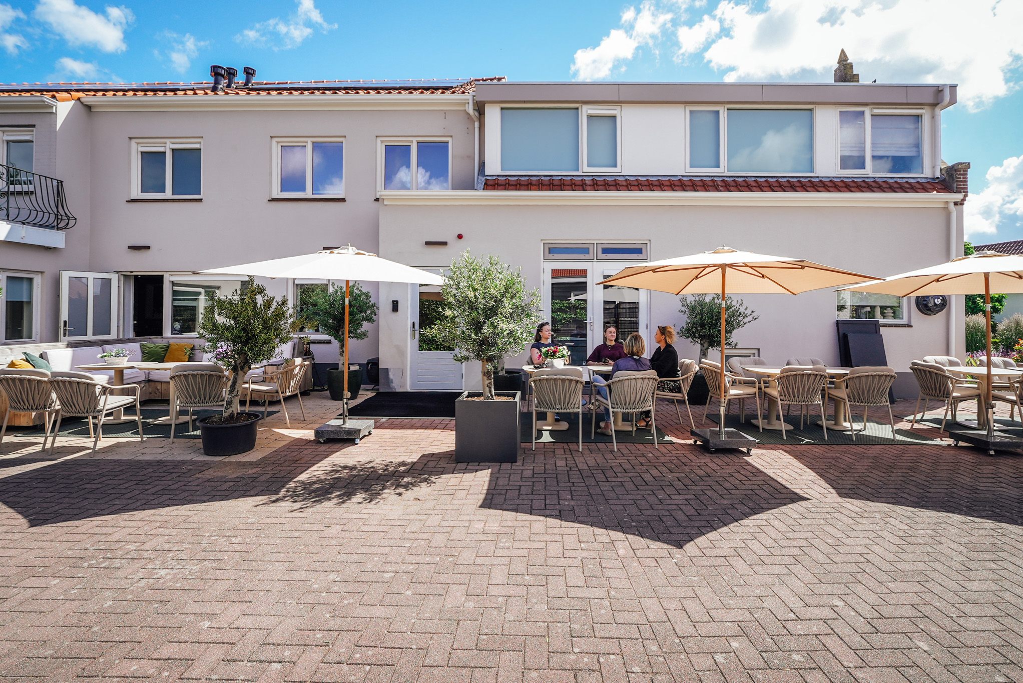 Außenbereich des Guesthouse Ouddorp Connection